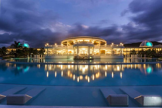 Private Transfer from MBJ Airport to Grand Palladium Hotel - One-way or round-trip planning