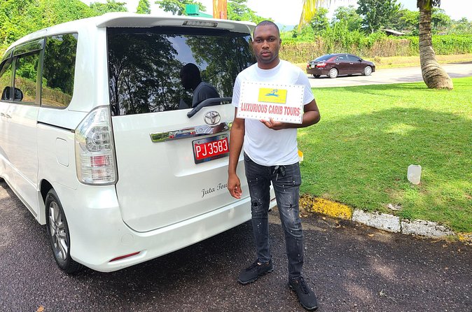 Private Transfer from Montego Bay Airport to Ocho Rios Hotels - Leaving Sangster Airport without the usual fuss