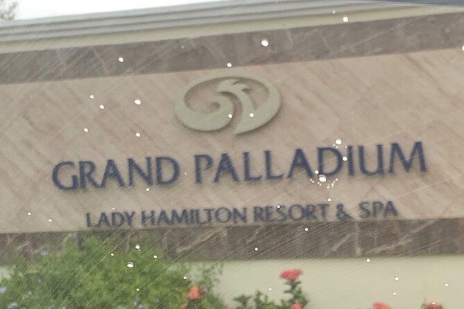 Private Transfer Grand Palladium and Royalton Blue Water Resort - Leaving Grand Palladium Lady Hamilton Resort & Spa