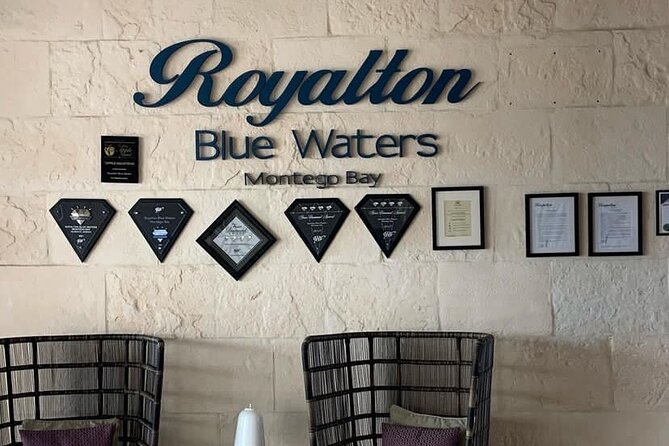 Private Transfer Grand Palladium and Royalton Blue Water Resort - Who will get the most from this service