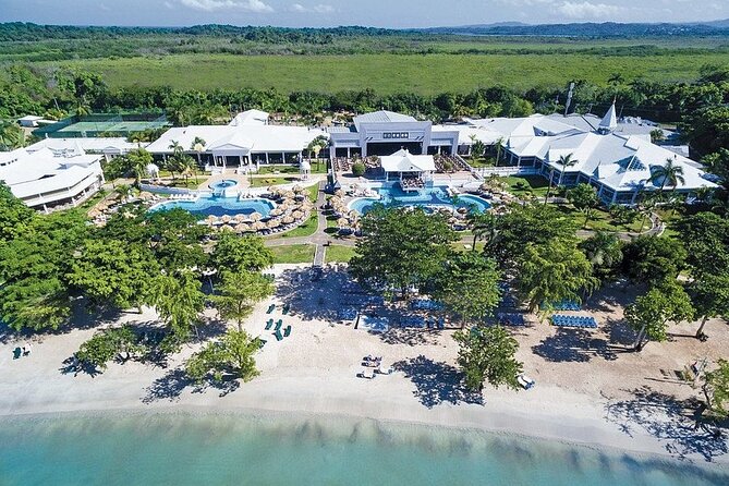 Private Transportation from Montego Bay Airport to Negril hotels - Air conditioning, drinks, and small touches