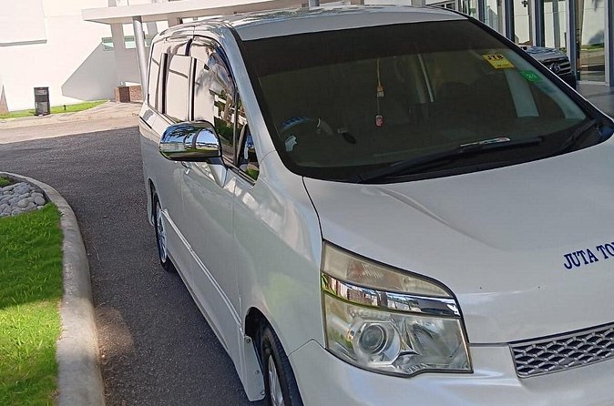 Private Transportation to and from Montego Bay Airports or Hotels - More than a transfer: private Montego Bay touring