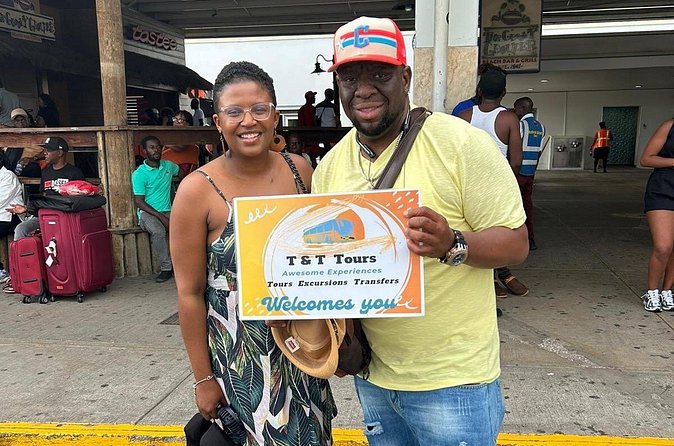 Private Transportation to and from Montego Bay Airports or Hotels - Finding your driver at Montego Bay airport