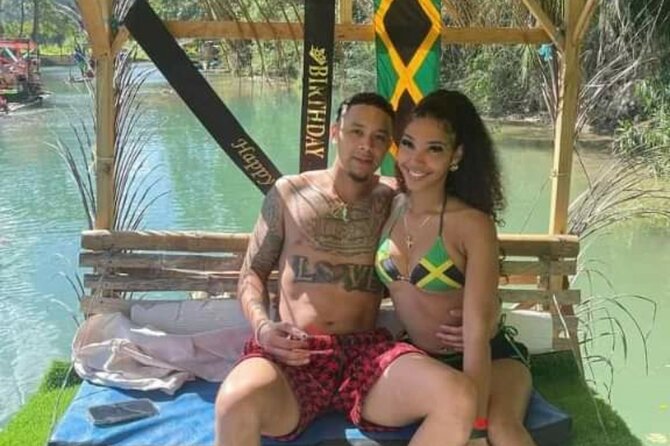 Rafting and Shopping in Ocho Rios - Meeting your driver in Runaway Bay