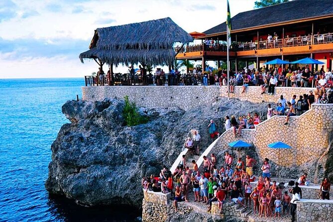 Rick s Café and Seven Mile Beach Private Tour Negril Jamaica - The private vehicle and driver experience