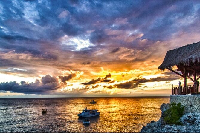 Rick's Cafe Sunset Cruise - What the $60 Price Includes