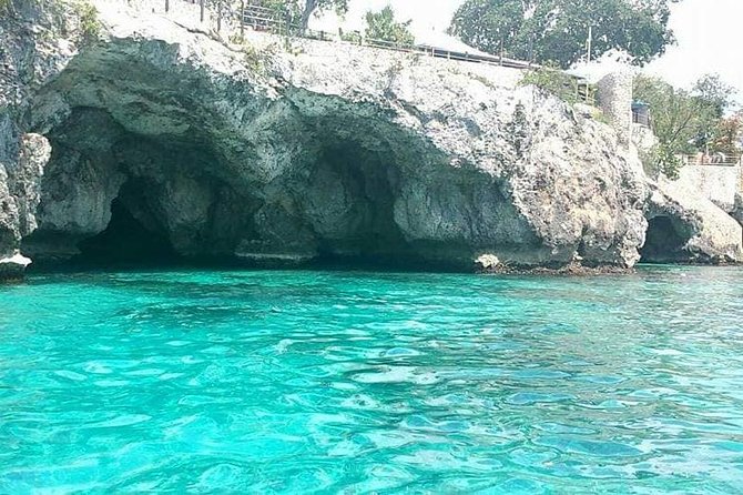 Rick's Cafe Sunset Cruise and Snorkelling - Inside Negril’s pirate caves