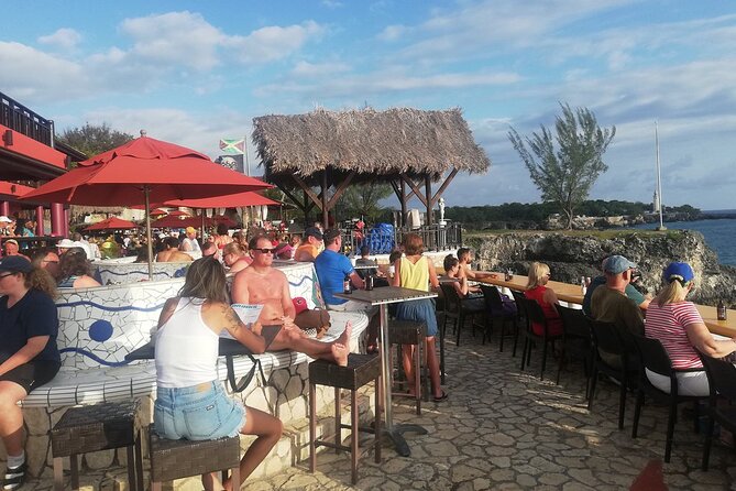 Ricks Cafe and Negril Seven Miles Beach Irie Tour - Rick’s Cafe and the famous cliff jumps