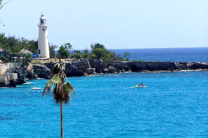 Ricks Cafe & Negril Highlights From Montego Bay - Rick’s Cafe and the cliff-jumping spectacle