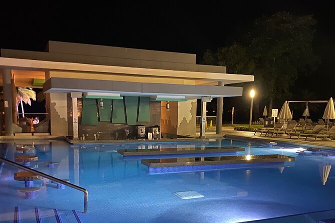 Riu Negril / Riu Palace Tropical Bay Private Airport Transfer - The 90-minute ride to Riu Negril or Tropical Bay