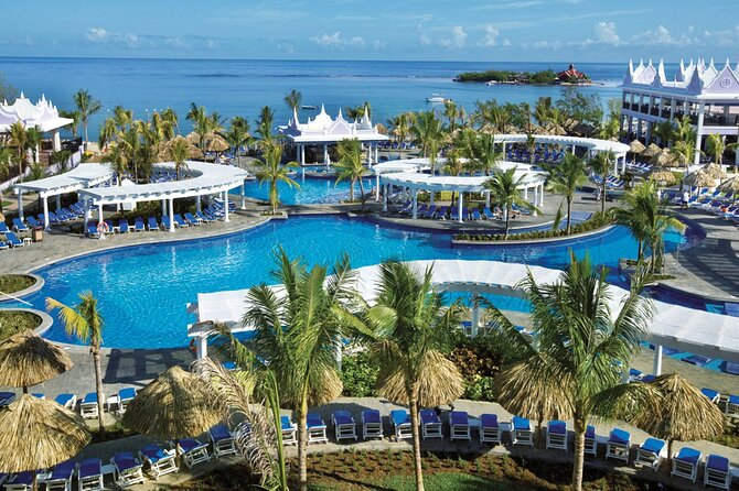 Riu Palace Montego Bay Private Airport Transfer - Inside the air-conditioned vehicle