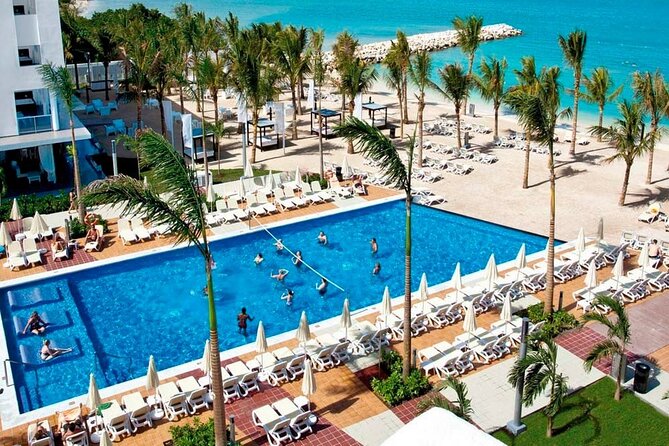Riu Palace Tropical Bay Resort Private Airport Transfer - Why a private vehicle can be worth $60 per person