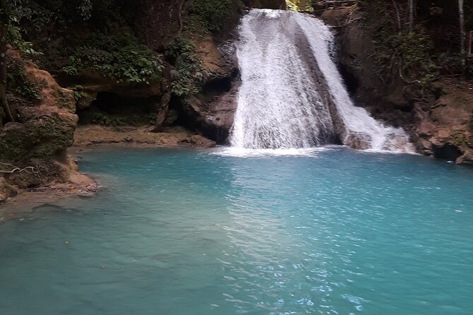 River Tubing and Blue Hole Private Tour from Ocho Rios - Blue Hole and White River compared