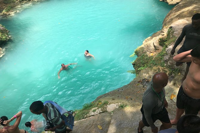 Roundtrip Private Shuttle from Ocho Rios to Blue Hole and Back - Why the private vehicle can be worth $40