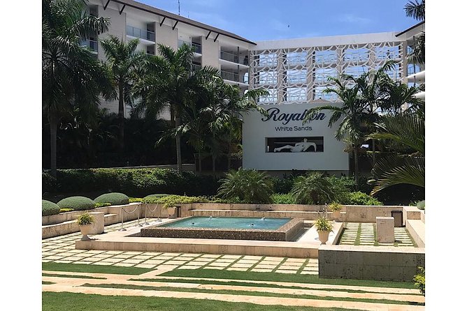 Royalton Hotel & RIU Aquarelle-Private Roundtrip Airport Transfer - The $100 price and who gets the best value