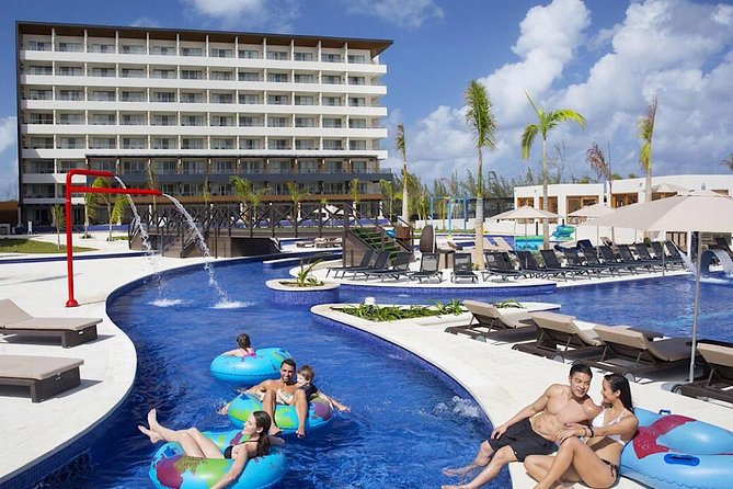 Royalton Hotel & RIU Aquarelle-Private Roundtrip Airport Transfer - A small introduction to Jamaica on the way
