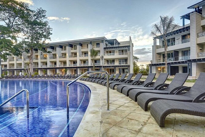 Royalton Negril Resort Airport Transfer - Leaving the airport without the usual scramble