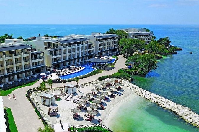 Royalton Negril Resort Airport Transfer - What the 1 to 2 hour ride is really like