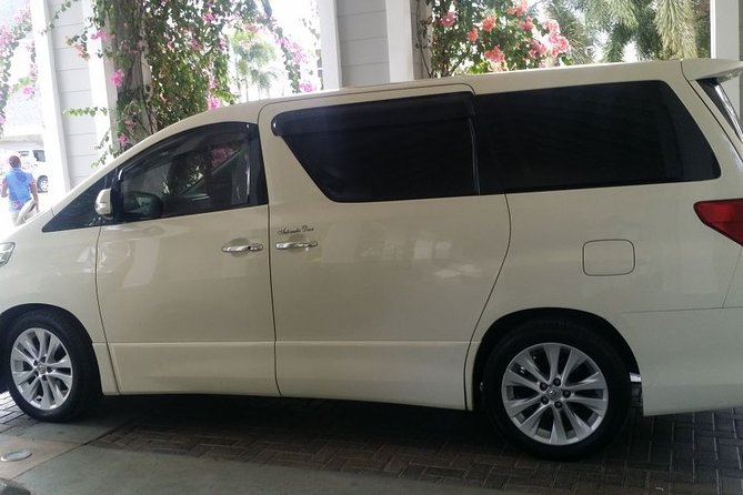 Runaway Bay Airport Transfer - What the driver service adds
