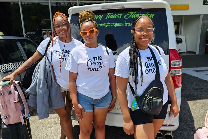 S Hotel Montego Bay Airport Transfers - Finding the representative after you leave the terminal