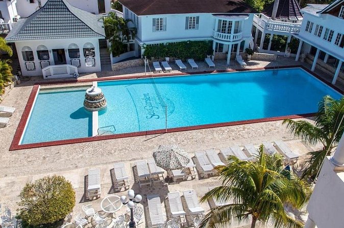 SeaGarden Beach Resort Private Airport Transfer - The roughly 25-minute ride to SeaGarden Beach Resort