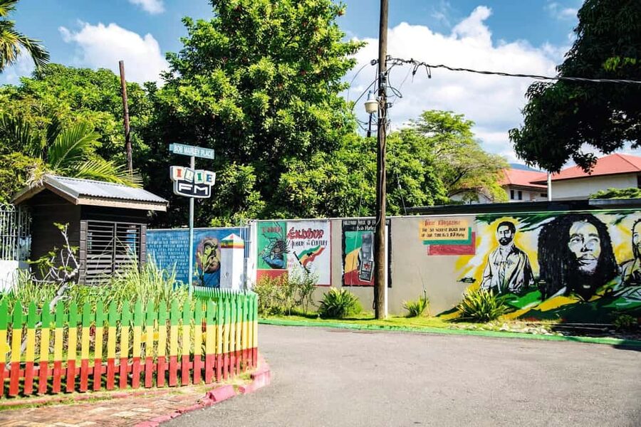 Shared/Private Full Day Blue Mountains Tour -Top Attractions - Emancipation Park and Kingston’s public history