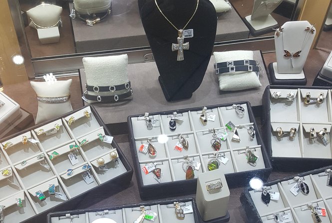 Shopping From Ocho Rios Hotels - Who will get the most from the $65 price