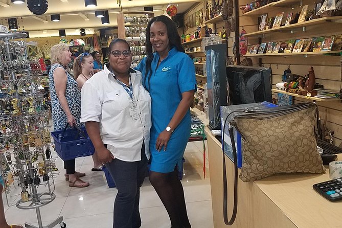 Shopping From Ocho Rios Hotels - Riding between Soni’so Plaza and Taj Mahal