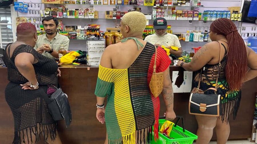 Shopping & Sightseeing Local Guided Tour In Montego Bay - What to bring and how to shop well