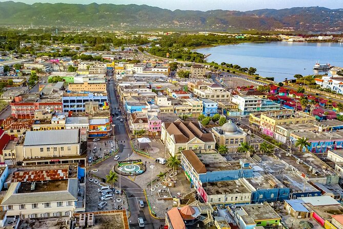 Sightseen tour and Souvenir shopping with private transportation in Montego Bay - Why a private Hip Strip outing works well