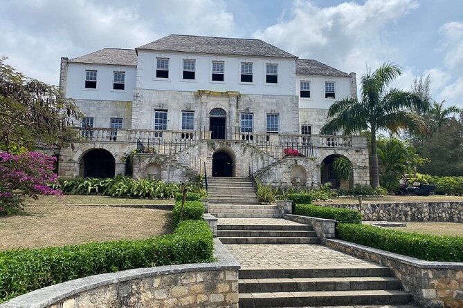 Sightseen tour and Souvenir shopping with private transportation in Montego Bay - Starting with your own shopping list