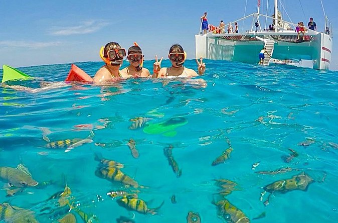 Snorkeling and Shopping in Montego Bay with Hotel pickup - Who will get the most from this $85 experience