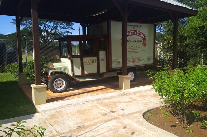 South Coast Cultural Tour History and Nature - Lunch with Jamaican flavor