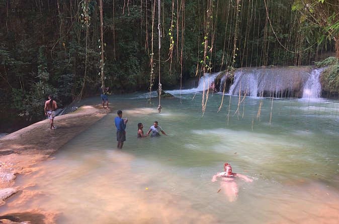 South Coast Jamaica YS Falls Tour - The people who make the transfer work