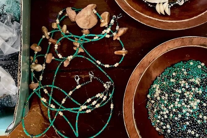 Souvenirs workshop A Mi Mek It! in Montego Bay Jamaica (FR & EN) - Should you book A Mi Mek It!?