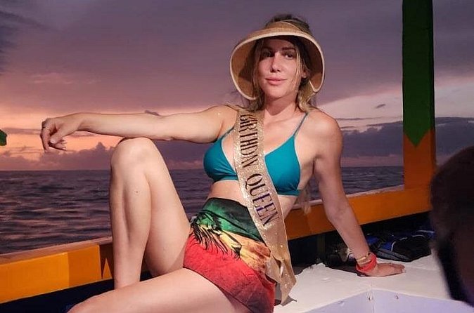 Sunset Booze Cruise in Negril - Service, guides, and the small-group advantage