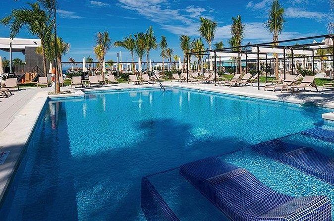 Transfer from/to Airport, Riu Reggae, Riu Montego Bay, Riu Palace - Comfort after a hot flight