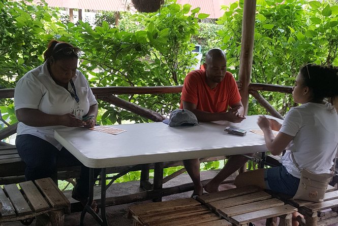 Tubing,Lunch and Shopping from Ocho Rios - Who should book this White River outing?