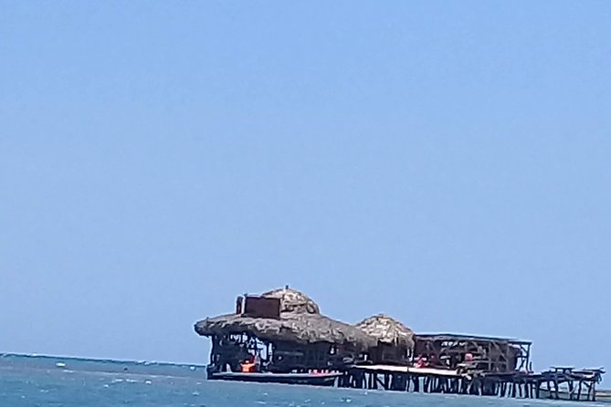YS Falls & Pelican Bar Tour - Floyd’s Pelican Bar: scenic setting, simple agenda